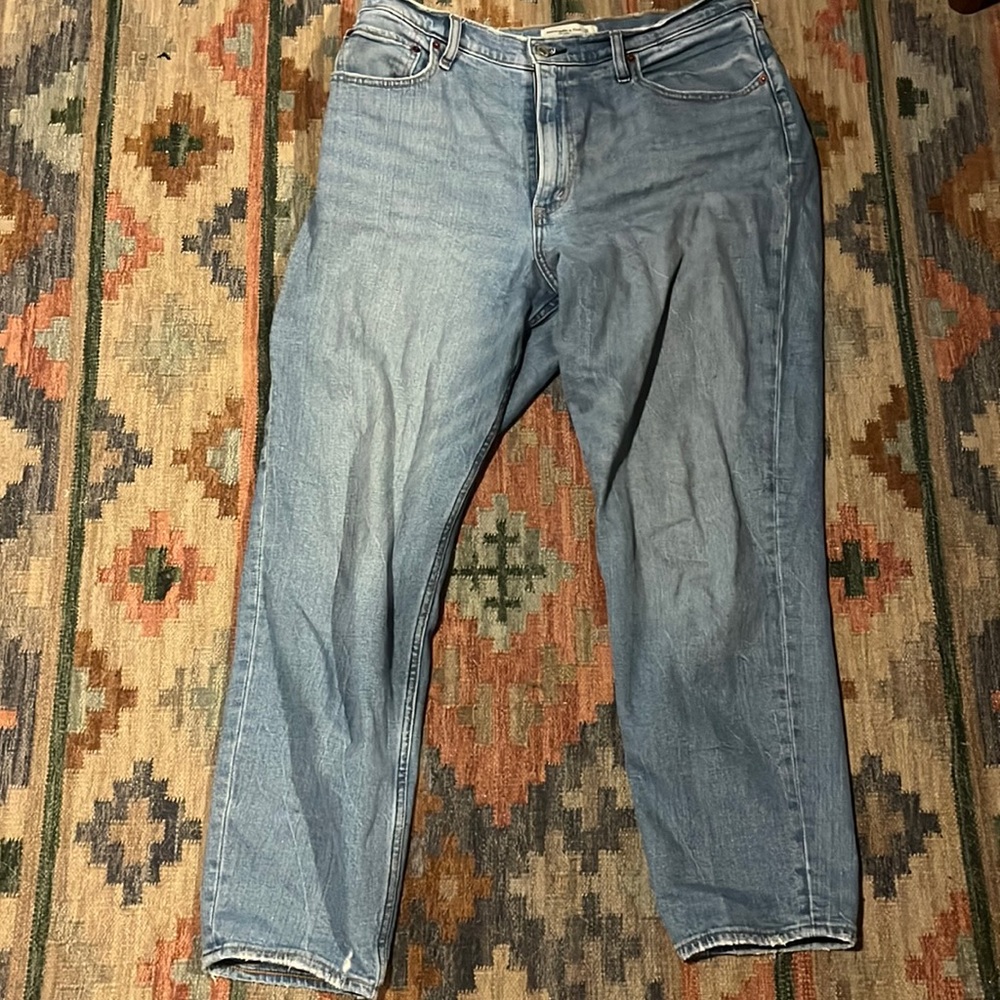 Abercrombie mom high rise jean